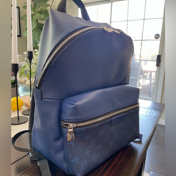 Louis Vuitton Discover Backpack PM Taiga in blue - Picture 2 of 6